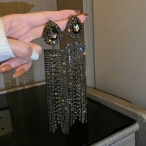 Elegant Black Rhinestone Dangle Earrings